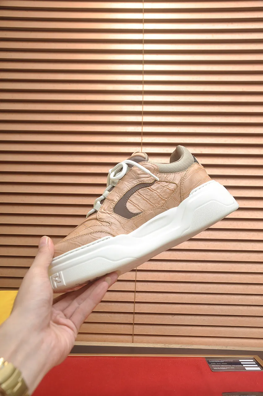 Men's shoes 💰600💶 [Fendi] The latest casual sports shoes 🔥 Many 💑 stars have the same style FD match. The original version is a one-to-one replica. Designer Kim Jones's first fendi match and Donkey brand Trainer basketball sneakers. Material: Original silk mesh. Lining: Breathable mesh. Packaging: Original 1:1 matching high-end packaging. Size: 38-45 (45 is custom-made and cannot be returned or exchanged)